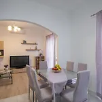 Апартаменты Bugenvilija *
